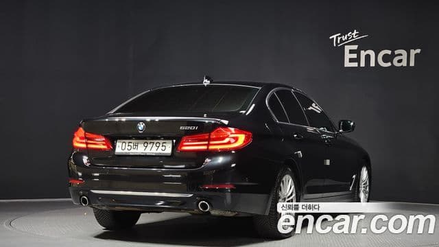 BMW 5 Series 2019 — Şəkil 2/20