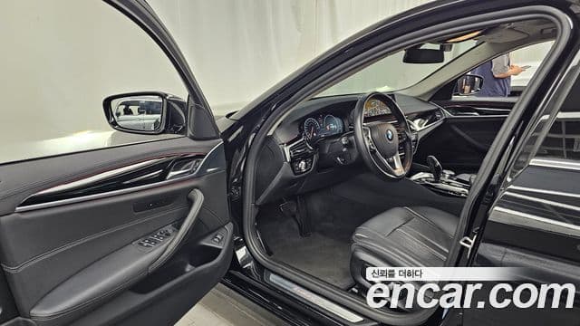 BMW 5 Series 2019 — Şəkil 10/20