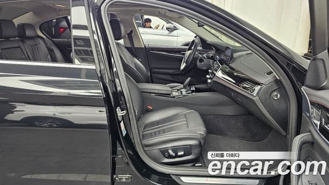 BMW 5 Series 2019 — Şəkil 11/20