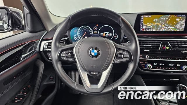 BMW 5 Series 2019 — Şəkil 13/20