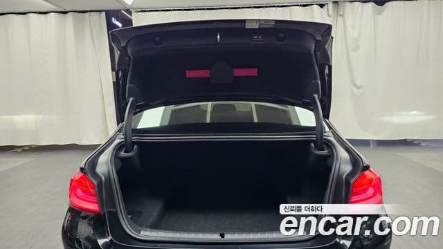 BMW 5 Series 2019 — Şəkil 20/20
