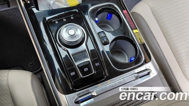 Kia Carnival 2023 — Şəkil 9/20