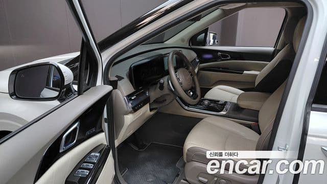 Kia Carnival 2023 — Photo 12/32