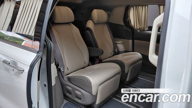 Kia Carnival 2023 — Photo 7/32