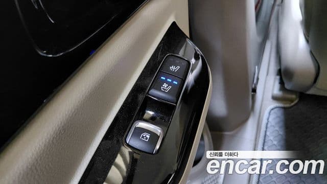 Kia Carnival 2023 — Photo 6/32
