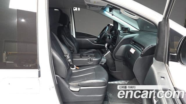 Hyundai Staria 2024 — ფოტო 11/20