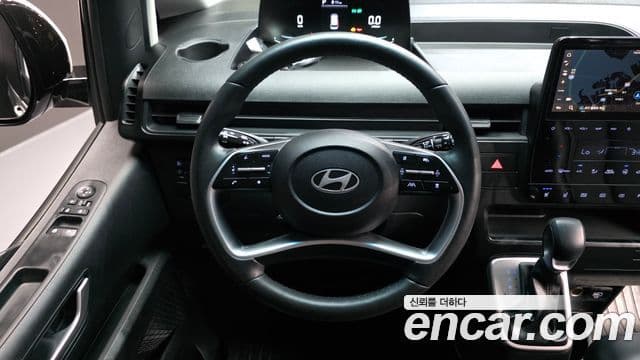 Hyundai Staria 2024 — ფოტო 13/20
