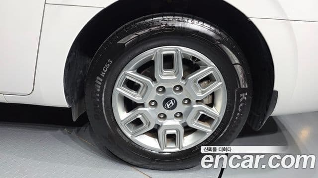Hyundai Staria 2024 — Photo 31/31