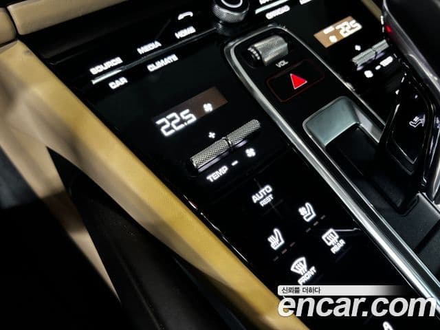 Porsche Cayenne 2021 — Şəkil 12/19