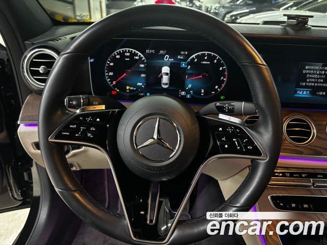 Mercedes-Benz E-Class 2022 — ფოტო 11/19