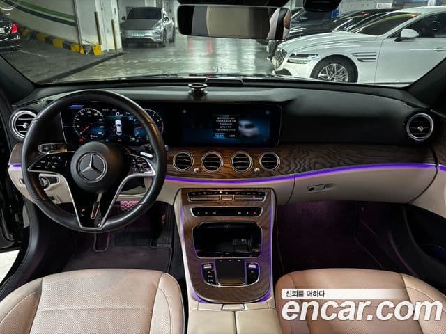 Mercedes-Benz E-Class 2022 — ფოტო 10/19