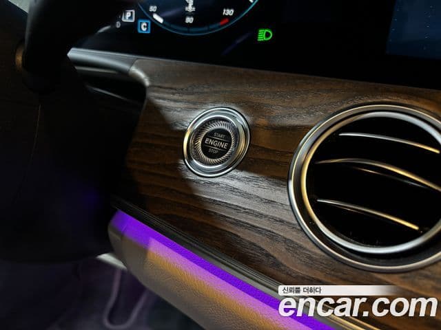 Mercedes-Benz E-Class 2022 — ფოტო 3/19