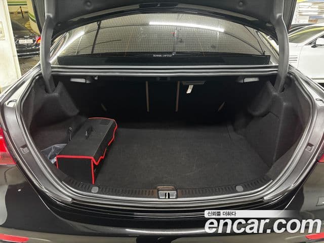 Mercedes-Benz E-Class 2022 — ფოტო 6/19