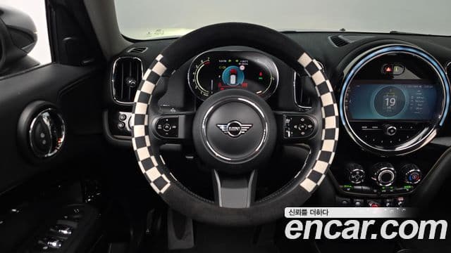 Mini Cooper Countryman 2021 — ფოტო 13/20