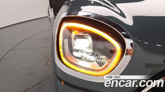 Mini Cooper Countryman 2021 — Photo 27/31