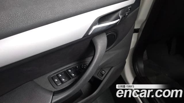 BMW X1 2018 — Photo 21/33