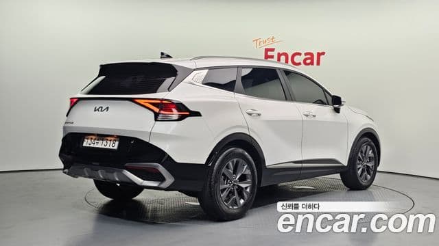 Kia Sportage 2021 — Фото 1/20