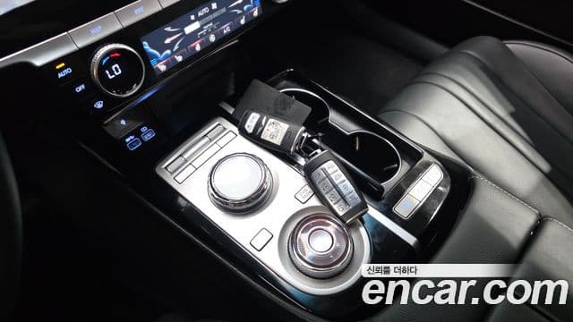 Genesis Electrified G80 2023 — ფოტო 8/20