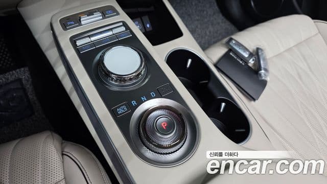 Genesis GV70 2023 — Şəkil 9/20
