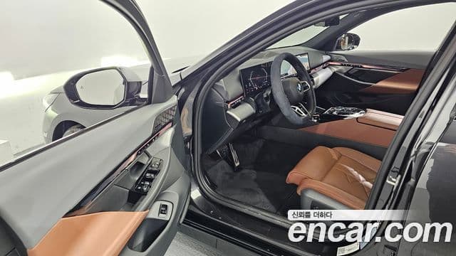 BMW 5 Series 2025 — ფოტო 10/20