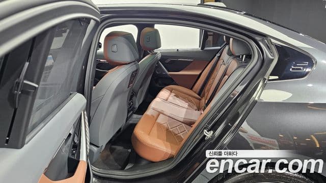 BMW 5 Series 2025 — ფოტო 11/20