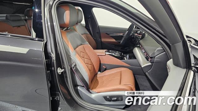 BMW 5 Series 2025 — ფოტო 12/20