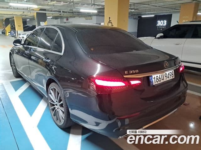 Mercedes-Benz E-Class 2021 — фото 5 из 18