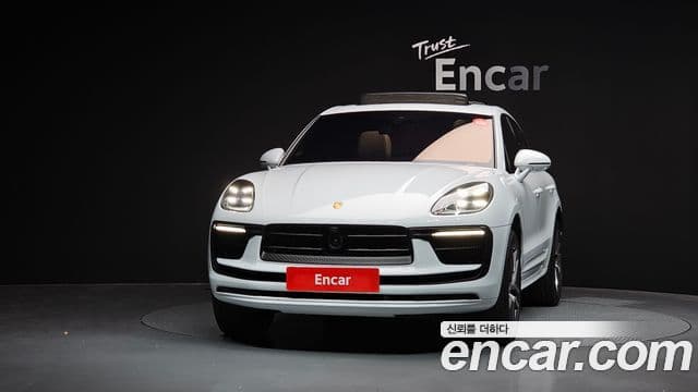 Porsche Macan 2022 — ფოტო 3/20