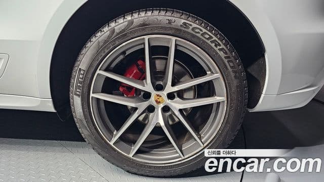 Porsche Macan 2022 — Şəkil 25/31