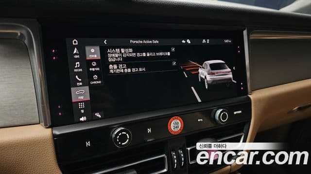 Porsche Macan 2022 — Şəkil 21/31