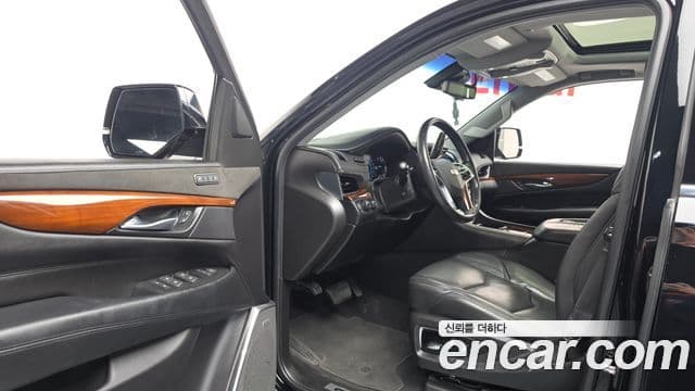 Cadillac Escalade 2018 — Şəkil 10/20