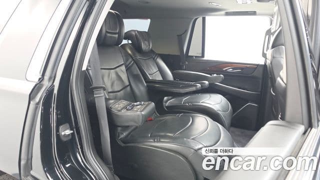 Cadillac Escalade 2018 — Şəkil 12/20