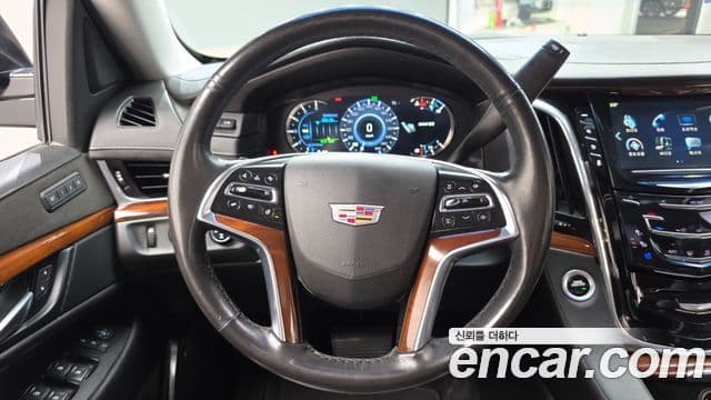 Cadillac Escalade 2018 — Şəkil 13/20