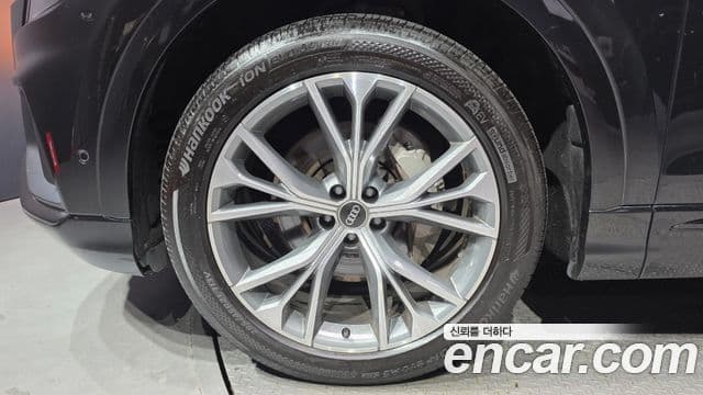 Audi Q7 2022 — ფოტო 5/20
