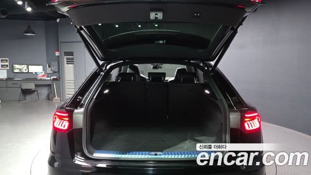 Audi Q7 2022 — ფოტო 20/20