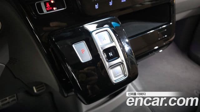 Hyundai Staria 2024 — Şəkil 9/20