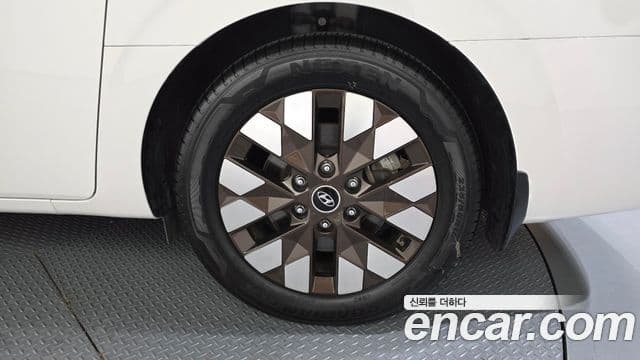 Hyundai Staria 2024 — Şəkil 7/34