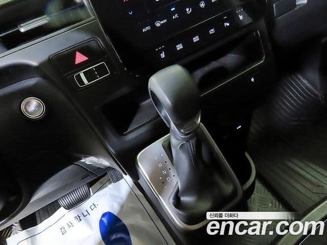 Hyundai Staria 2024 — ფოტო 11/20