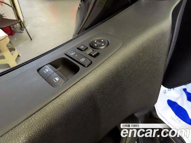 Hyundai Staria 2024 — ფოტო 12/20