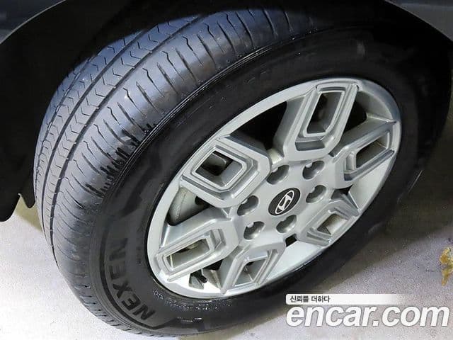 Hyundai Staria 2024 — ფოტო 19/20