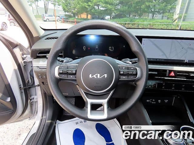 Kia K5 2023 — Şəkil 7/19