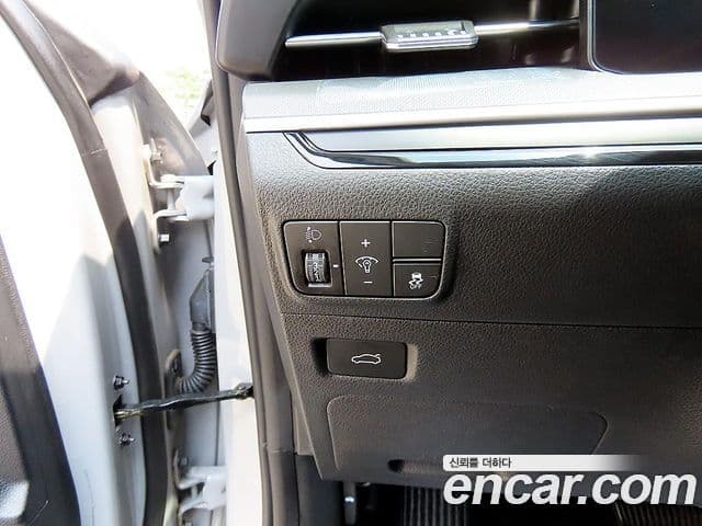 Kia K5 2023 — Şəkil 12/19
