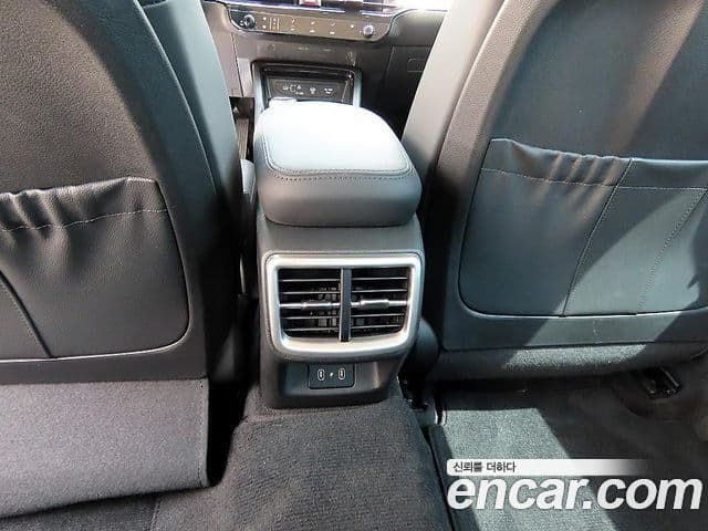 Kia K5 2023 — Şəkil 17/19