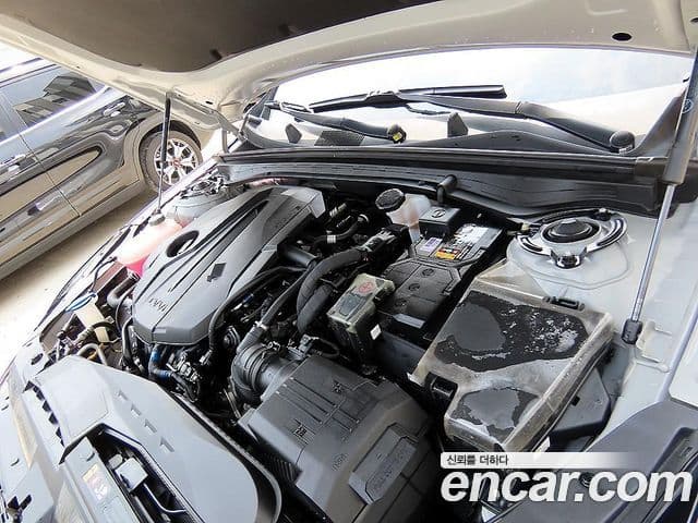 Kia K5 2023 — Şəkil 18/19