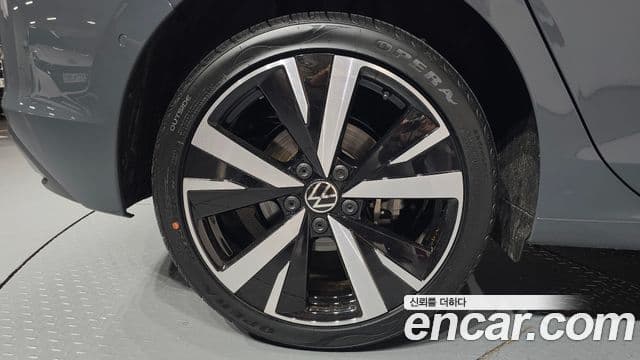 Volkswagen Golf 2026 — Photo 24/37