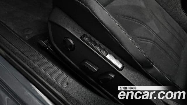Volkswagen Golf 2026 — Photo 18/37