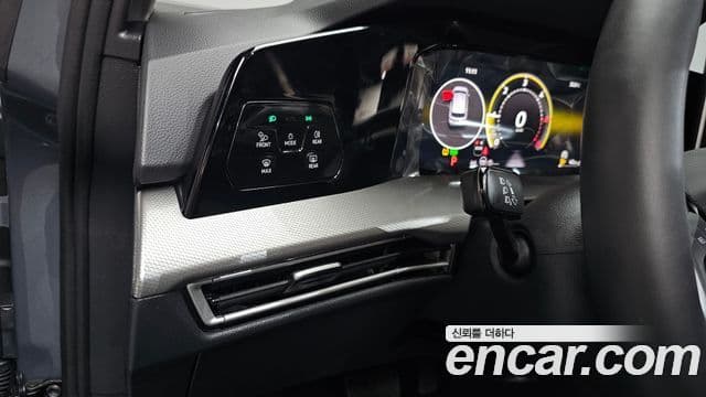 Volkswagen Golf 2026 — Photo 28/37