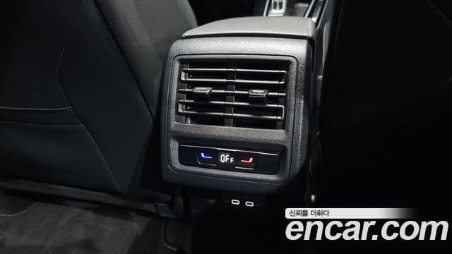 Volkswagen Golf 2026 — Photo 9/37