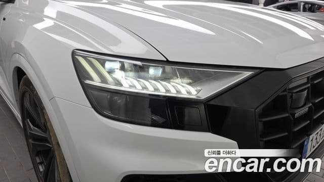 Audi Q8 2023 — Photo 24/33