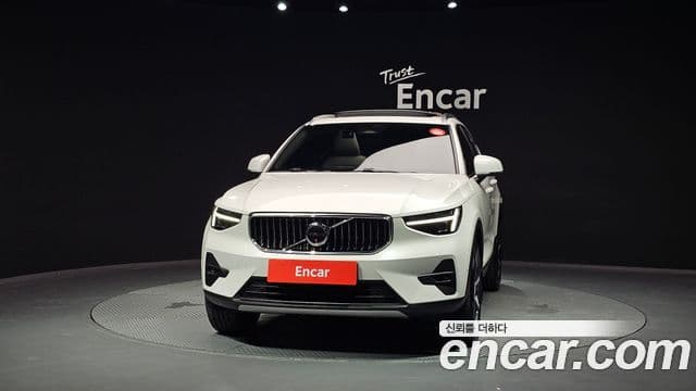 Volvo XC40 2025 — Şəkil 3/20